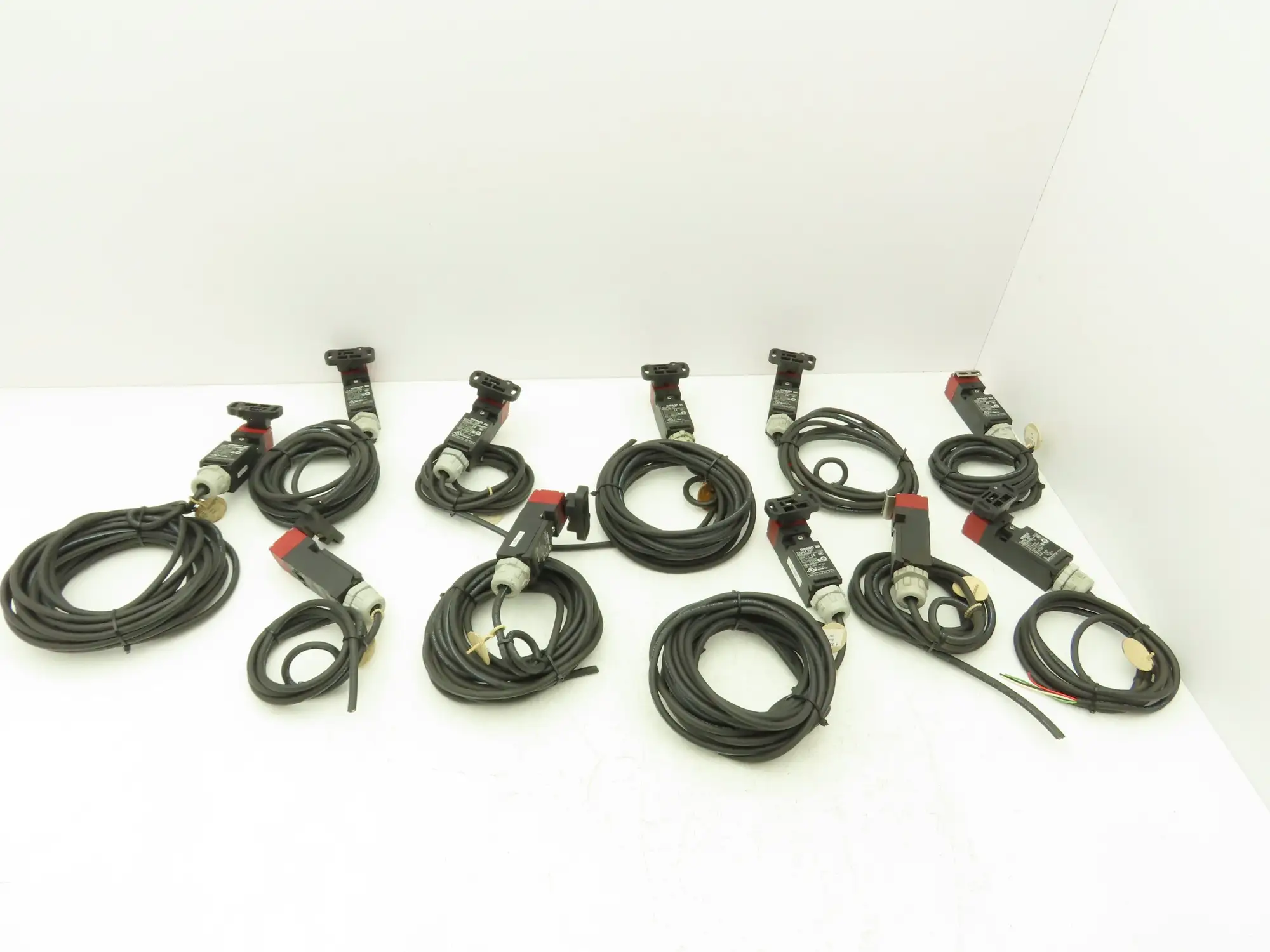 Omron D4NS-2BF Safety Door Switch 3A 240VAC/0.27A 250VDC Lot of 11