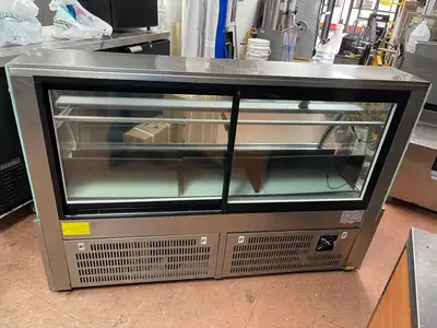 Used Spartan Used Spartan BCB72 Curved Glass Refrigerated Deli Display Case 120V Display Refrigerators Illinois US | Falcon Restaurant Supply #1376399
