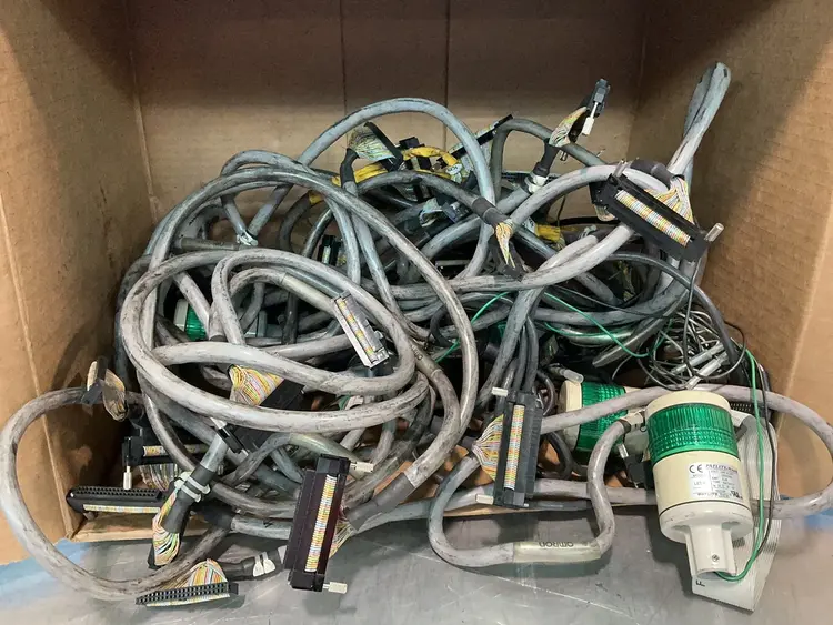 Used OMRON/PATLITE XW2Z100B Cable & Wire Ohio US | HGR 24 #1345479