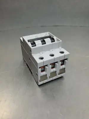 Used Siemens 5SX23 C2 Circuit Breaker, 3-Pole, 2 Amp, 400V Circuit Breakers | Palmetto Automation #1150594