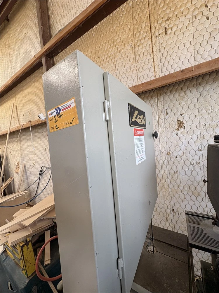 Used LOBO _UNKNOWN_ Woodworking Vertical Band Saws Texas US | MachineryMax #1320510
