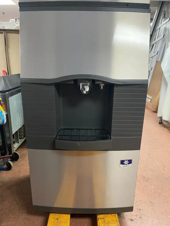 Used Manitowoc Used 30" Manitowoc SFA-291 Stainless Hotel Ice Dispenser Bin with Water Dispenser - 180lb 120V Beverage Dispensers Illinois US | Falcon Restaurant Supply #1378026