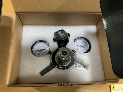 Used LOT OF (3) KOMOS D1077 DUAL GAUGE REGULATOR Air Pressure Regulators Michigan US | Miedema Asset Management Group #1761562