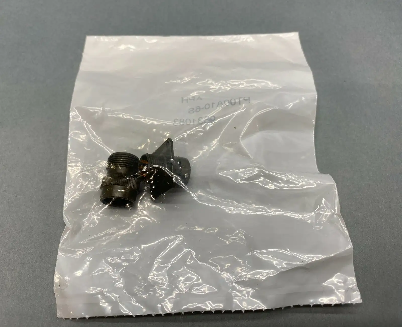 PT00A10-6S | Amphenol  Circular Connector 6 Position Female Sockets Solder Cup - New