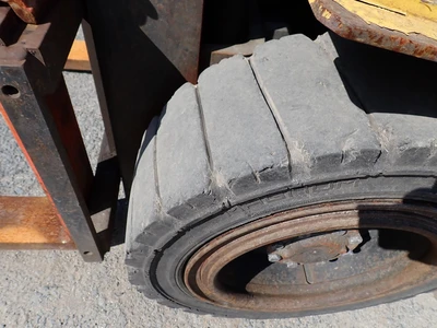 Used 2005 KOMATSU FG30HT-14 Internal Combustion Forklifts: Pneumatic Tire Massachusetts US | Brookside Equipment Sales #1422156