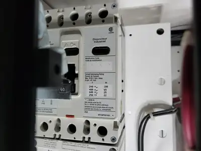 Used EATON SVX025A1-5A4N1 Switchgears British Columbia CA | Lenmark #240169