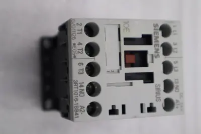 LOT OF 4 - SIEMENS 3RT1016-1BB41 CONTACTOR STOCK 5434