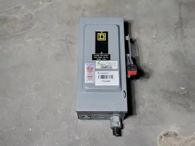 USED SQUARE D CH221N