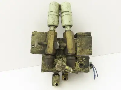 Ross W7076C4332 Pneumatic Directional 5/2 Double Solenoid Valve 24VDC