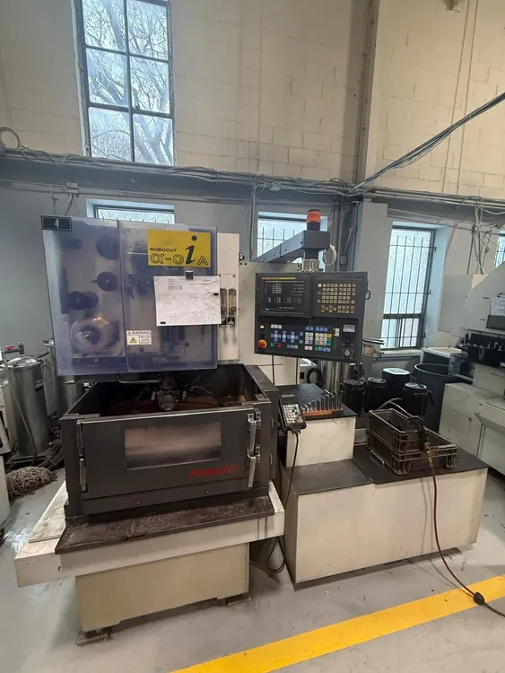 Used 2000 FANUC ROBOCUT ALPHA OIA Wire EDM Ontario CA | ListingHippo #684663