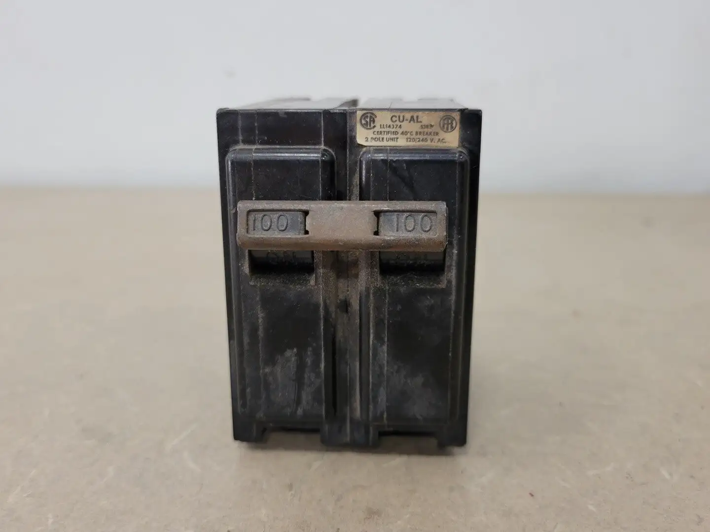 100 Amp, 2 Pole, 120/240 Volts Circuit Breaker