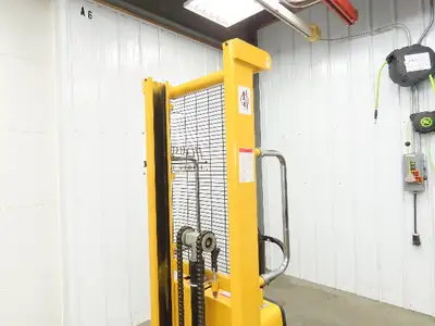 Used ULINE _UNKNOWN_ Pallet Lifters Indiana US | Arrow Industrial #1366960