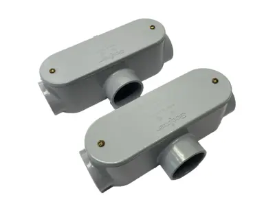 USED SCEPTER PVC CONDUIT BODY T-STYLE REMOVABLE COVER 1-1/2" LOT OF 2