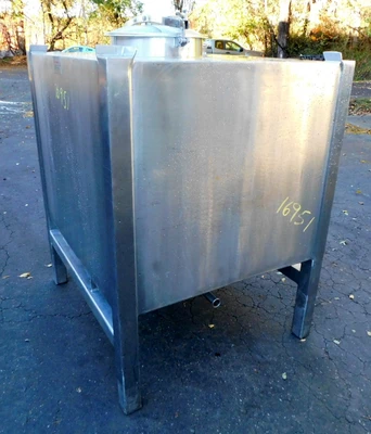 USED SPARTENBURG 300 GALLON