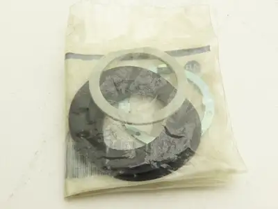 Allen Bradley 800T-H33B Cylinder Lock Selector Switch 2 Position Keyed Ser T