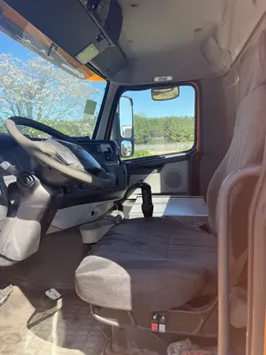 Used 2004 VOLVO VNM-200 Conventional trucks North Carolina US | Proxy Equipment #1385262