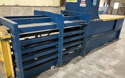 30" X 36" X 72" BALEMASTER CLOSED DOOR HORIZONTAL HYDRAULIC BALER: YOBRO #24585