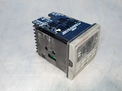 Used HONEYWELL DC2500EE1A00Z1000000000 Temperature Controls Ohio US | HGR 24 #1085107
