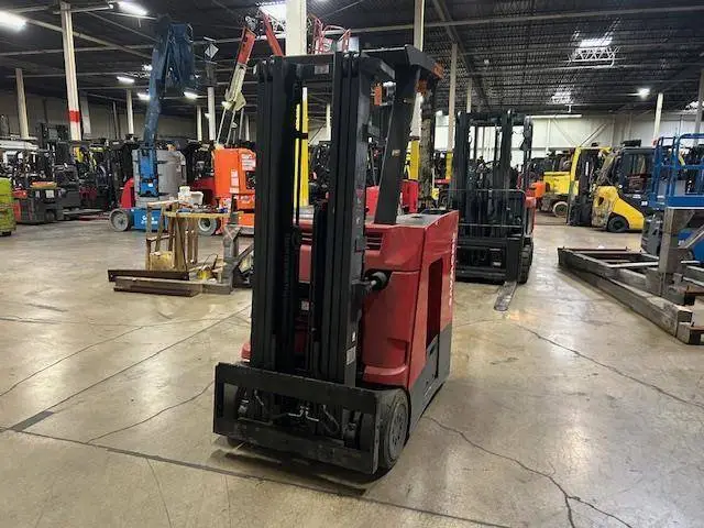 Used 2015 RAYMOND 425C35TT 3-Wheel Stand up Electric Counterbalance Forklifts Illinois US | Somerset Equipment Sales #1546185