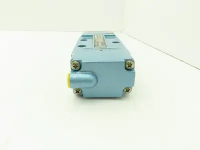 Honeywell Skinner S4AACHXX Pneumatic Directional Control Valve 5/2 Pos 150 PSI