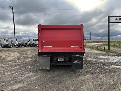 USED 2018 KENWORTH T880