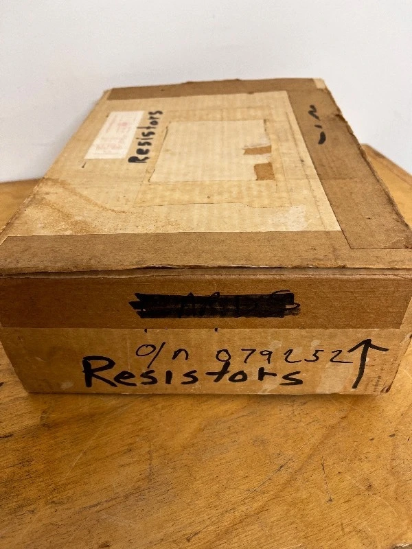 Group of Mixed Electronic Resistors in Envelope