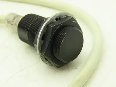 Omron E2FM-QX5D1-1 Inductive Proximity Sensor 17" Cut Cable