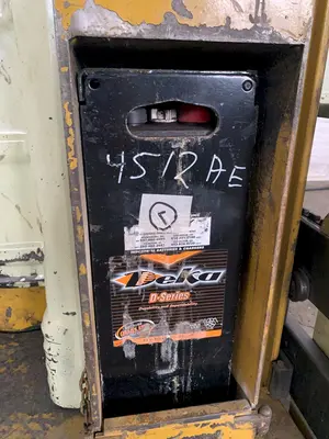 4000 LB. YALE ELECTRIC WALK BEHIND FORKLIFT. STOCK # 1060923.
