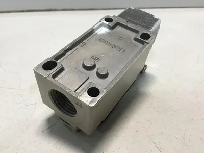 USED OMRON D4B-2115N-R