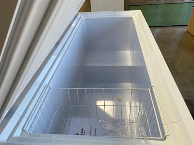 171-0387 58" Solid Top Self Contained Ultra Low Temperature Chest Freezer