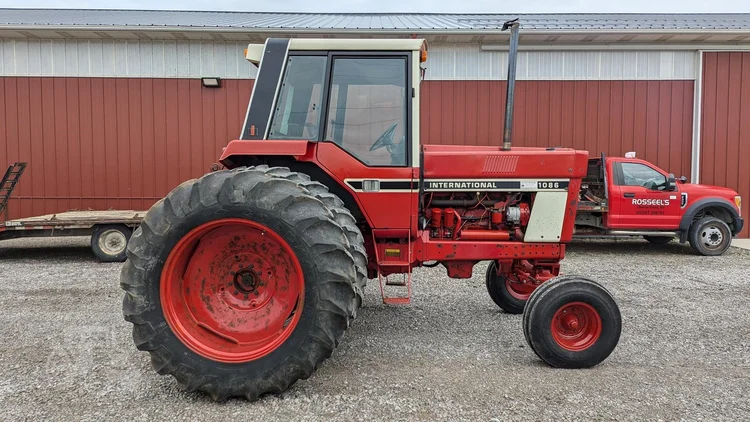Used 1978 INTERNATIONAL 1086 Agricultural Tractors | Rosseel's Equipment Inc #720581