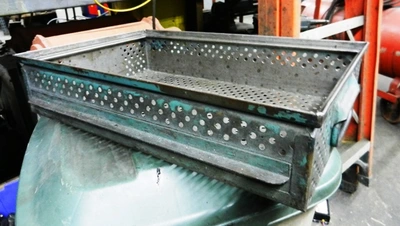 HEAVY DUTY METAL TRAYS