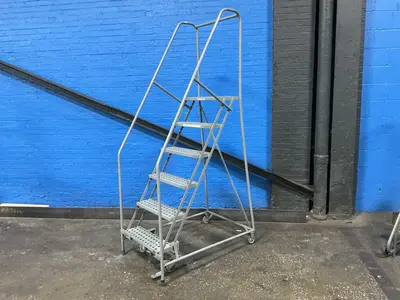 Used _UNKNOWN_ _UNKNOWN_ Ladders Ohio US | HGR 24 #1373323