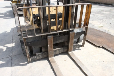 Hyster H80XL 8,000 lbs Cap Forklift (LOCATION: Schertz, TX)