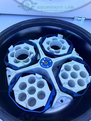 USED EPPENDORF 5910RI REFRIGERATED CENTRIFUGE W/ S-4X UNIVERSAL ROTOR 4500 RPM