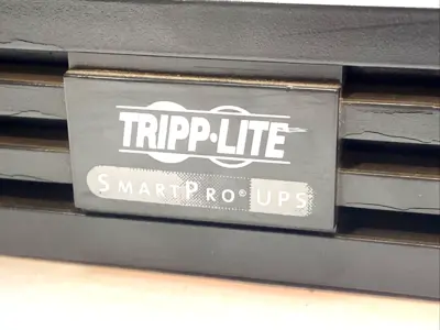 USED TRIPP LITE SMARTPRO UPS 120V 60HZ
