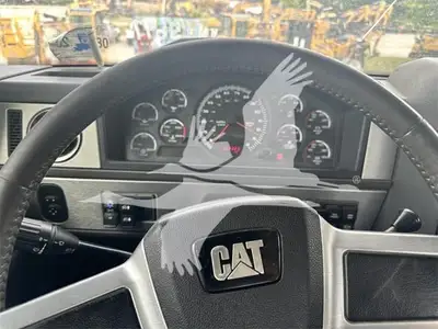 USED 2017 CATERPILLAR CT660S
