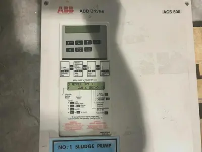 ABB ACS 500 ADJUSTABLE FREQUENCY DRIVE 60 HP ACS-501-060-4-00P2 STOCK SK-01