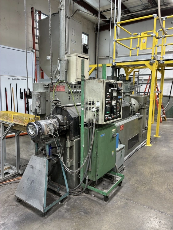 Used 1900 STERLING VSY60-62 Extruders Ohio US | Revelation Machinery #936939