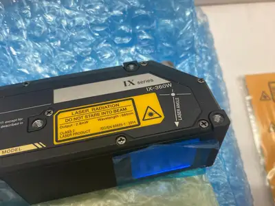 USED KEYENCE IMAGE BASED LASER SENSOR HEAD SCAN/LINE MODE 360MM
