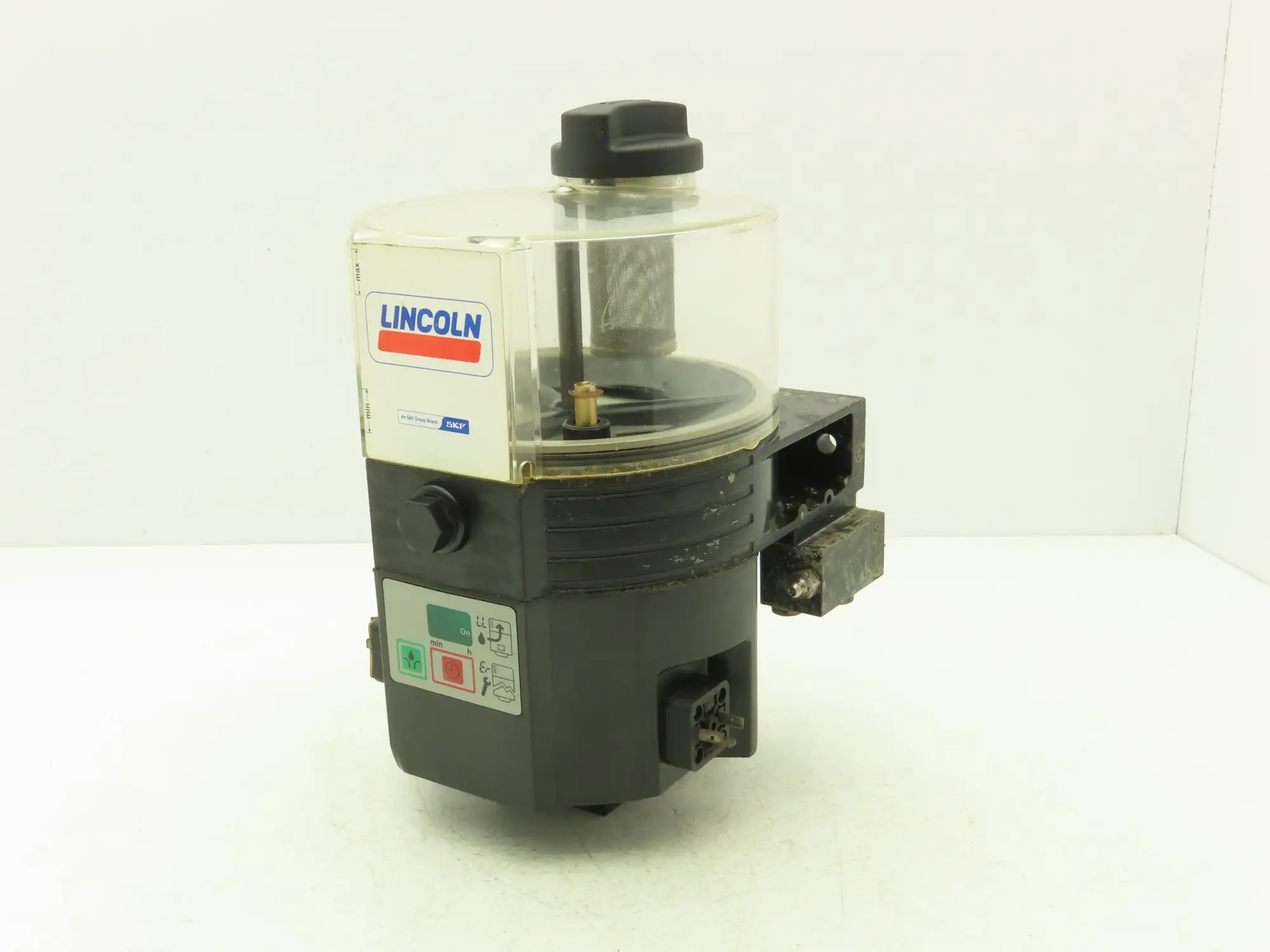 Lincoln P31162611114 Electric Grease Lubricator Pump 120VAC 1-Liter 1200 PSI