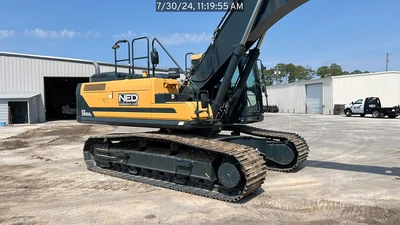 Used 2023 HYUNDAI HX350AL Crawler Excavators Florida US | National Equipment Dealers #1422328