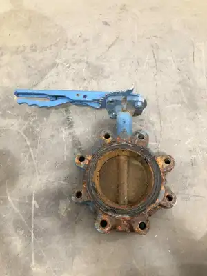 Manual 8-Lug 4″ Cast Iron Butterfly Valve w/ Brass Disc