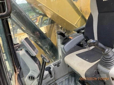 Used 2017 CATERPILLAR 325FLCR Crawler Excavators New York US | Beck Equipment #1509283