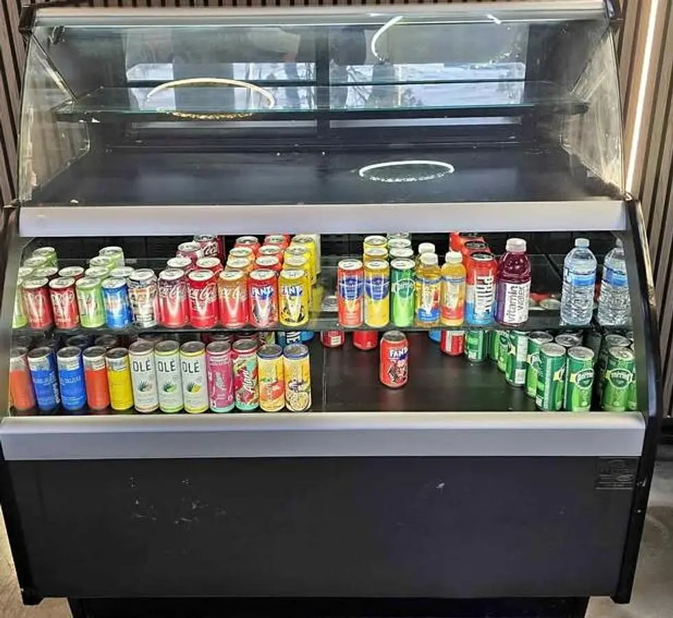 USED ARTICA GRAB AND GO DISPLAY CASE