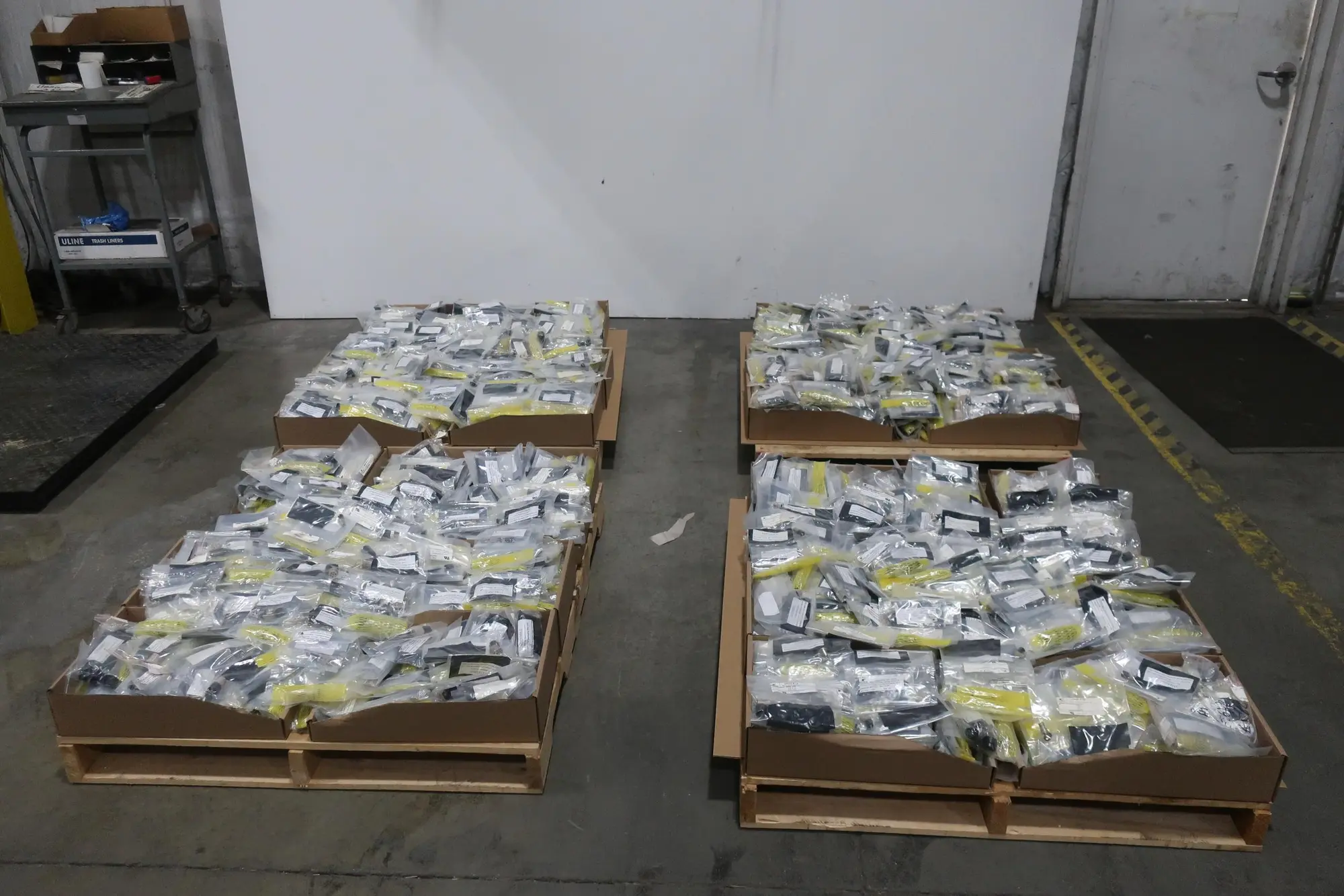 4 PALLETS OF ASSORTED SOURIAU PLUG KITS