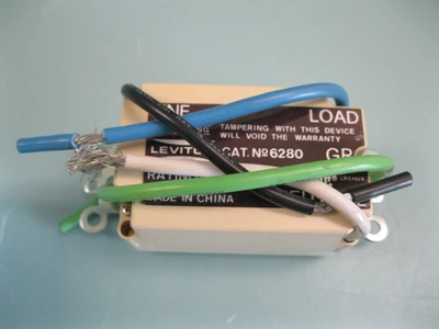 NEW Leviton 7410G