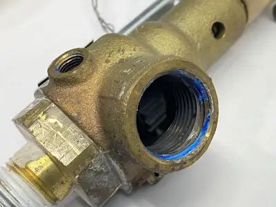 USED APOLLO SAFETY VALVE 2.8 PSIG 1/2" NPT