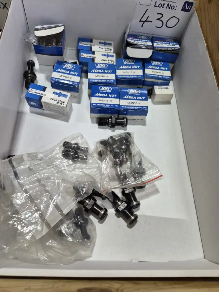 Used _UNKNOWN_ _UNKNOWN_ Retention Knobs GB | Apex Group #1552842