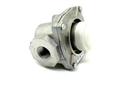 NEW HONEYWELL V5055A-1004 GAS VALVE V5055A1004